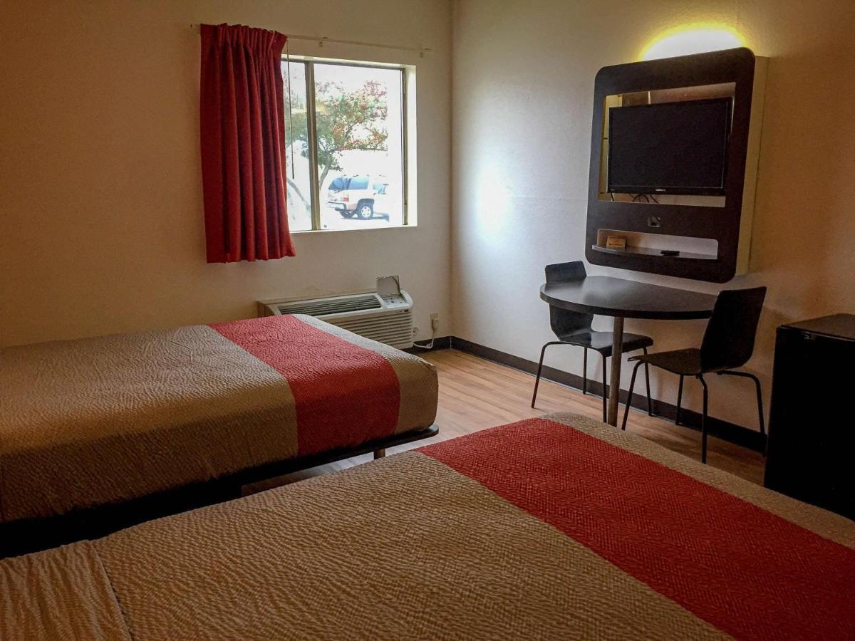 Motel 6-Woodway, Tx Экстерьер фото